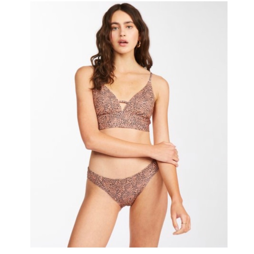 NWT Billlabong Bikini Top xl